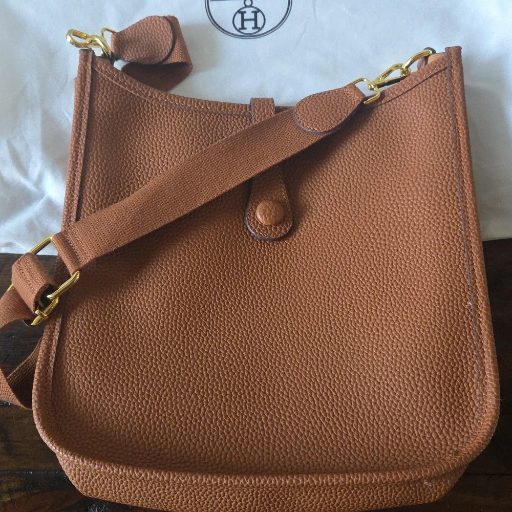 Beautiful Replica Halston Cross Body Bag. Great Condition! Tan, Gold Hardware. - Picture 4 of 11